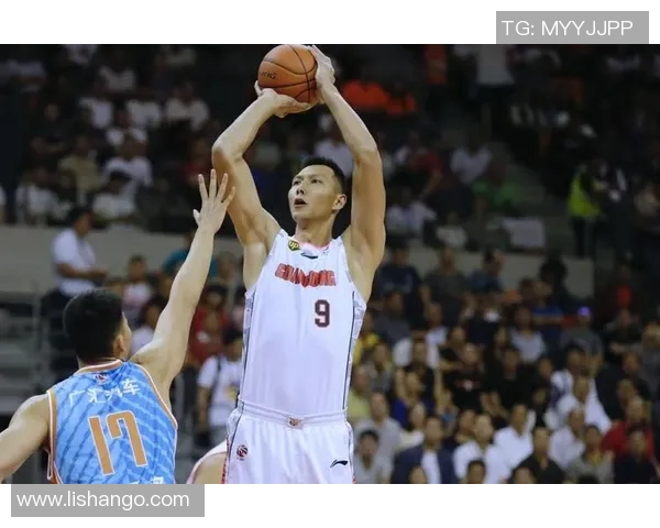 易建联正式宣布回归CBA，将代表广东宏远出战新赛季