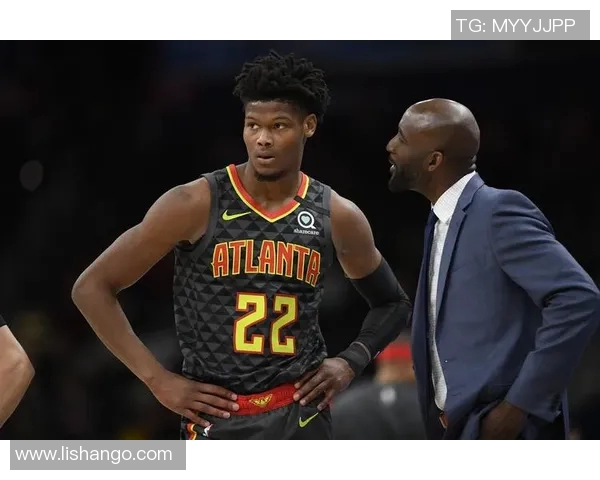 老鹰中锋雷迪什因膝伤缺席季前赛，关键时刻谁将接班？