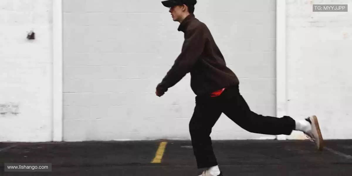 锁定屏幕,见证每一秒的心跳!📺 实时直播,与千万球迷同频共振!